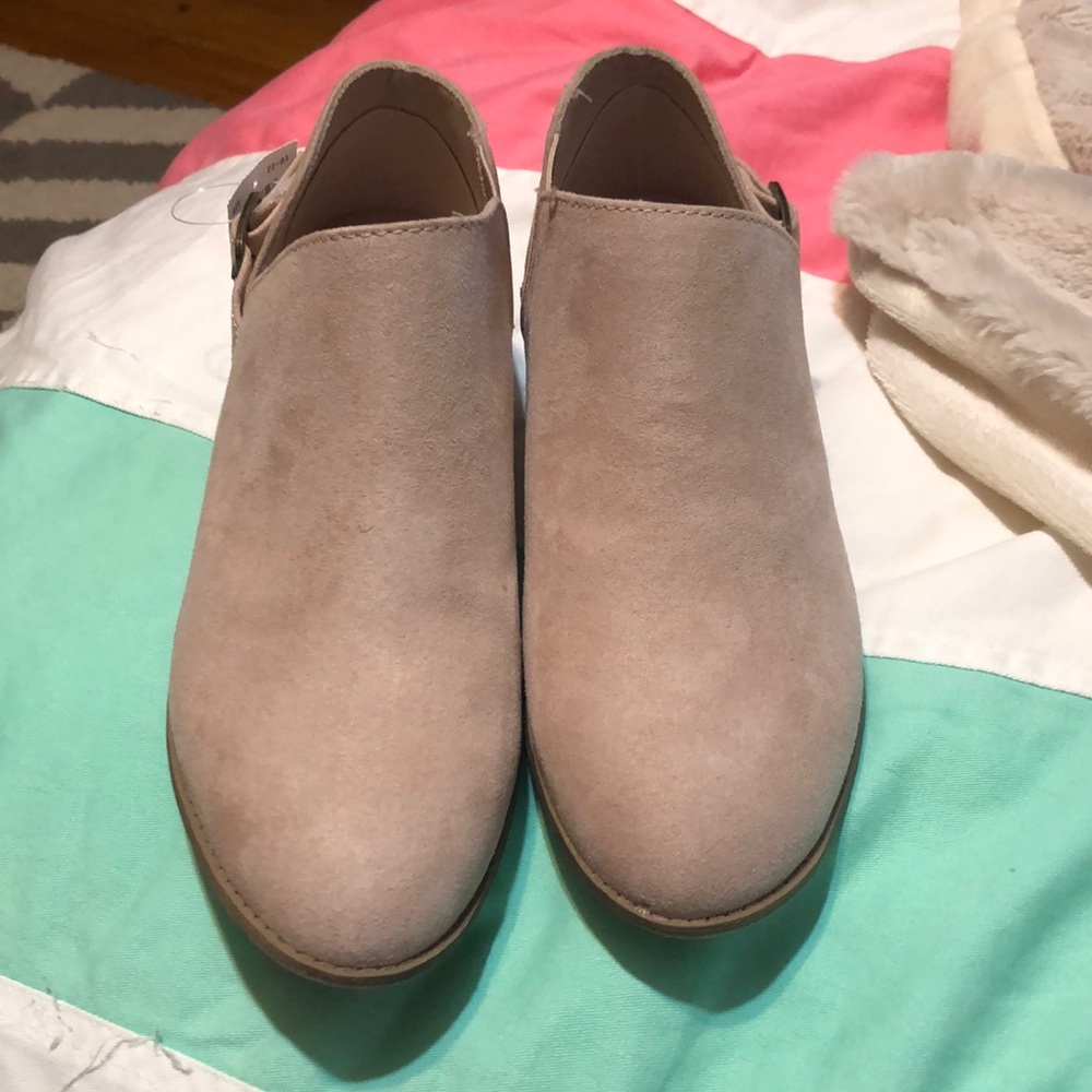 Light pink short boots